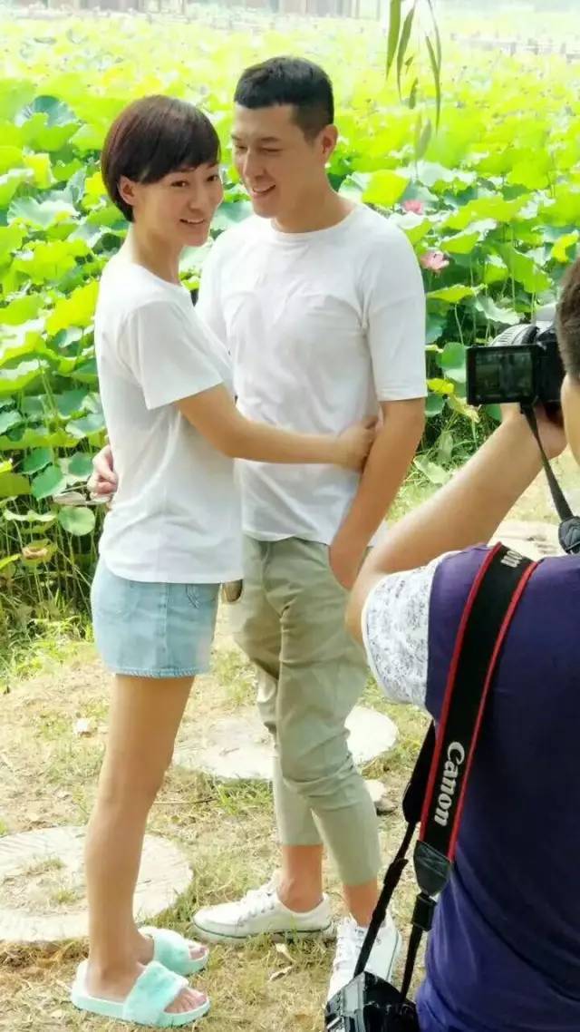 的蓝天上 一步也舍不得移动 国内影视界著名演员陈美霖(女),张进(男)