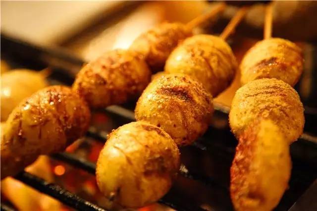 这里有美味的烤鸡蛋