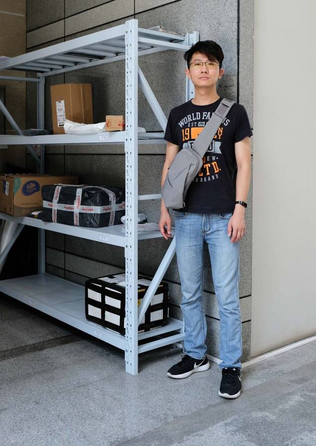 4个路人现场改造,一秒变rapper造型参加中国有嘻哈!