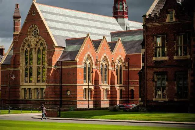 英国女王大学(queen's university belfast 又名贝尔法斯特女王大学)