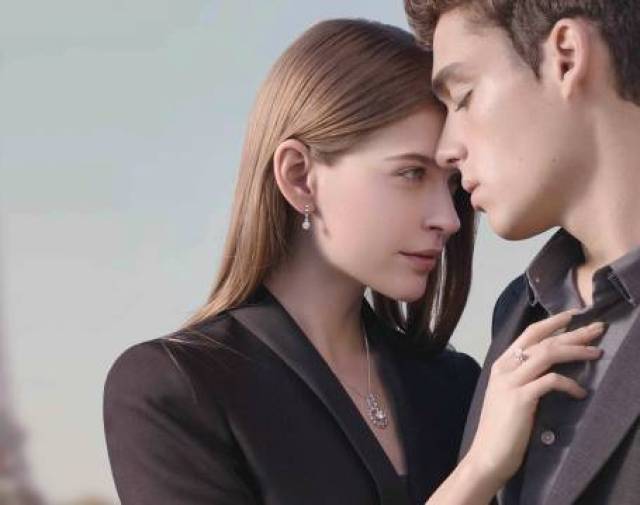 英皇珠宝 | 买英皇珠宝 享甜蜜二人世界