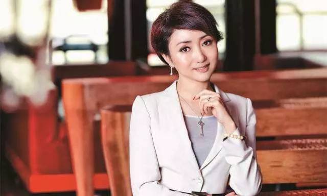 她就是 李瑜,毕业于北京大学.