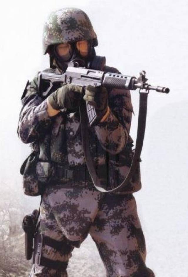 03突击步枪性能不弱于m16a4!打造一代名枪很不容易!