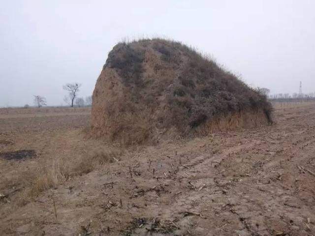 秦始皇陵封土堆图片