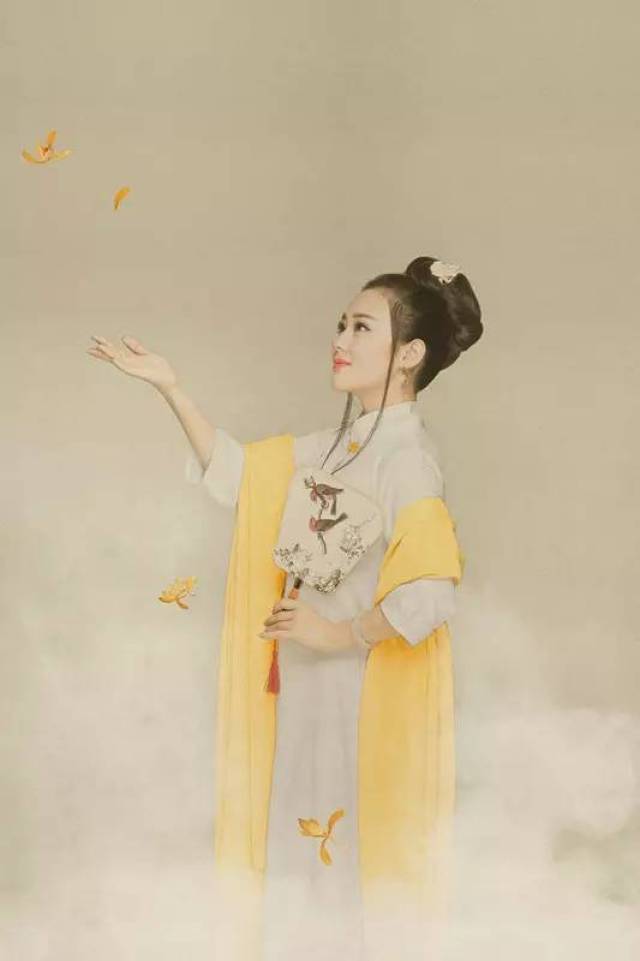 徐晶晶《青衣》(孙红莺,陈道斌词,吴小平曲)