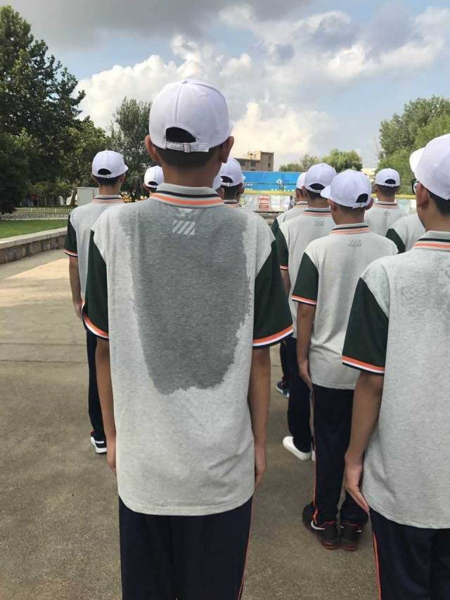 "衣衫浸湿"终不悔【2017级8班班主任于瑶老师来稿】