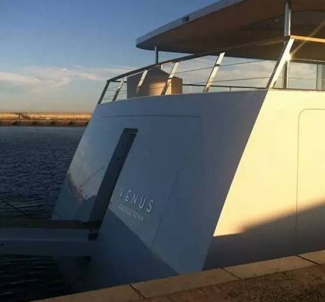 她继承乔布斯百亿遗产,走出丈夫去世阴影,活出