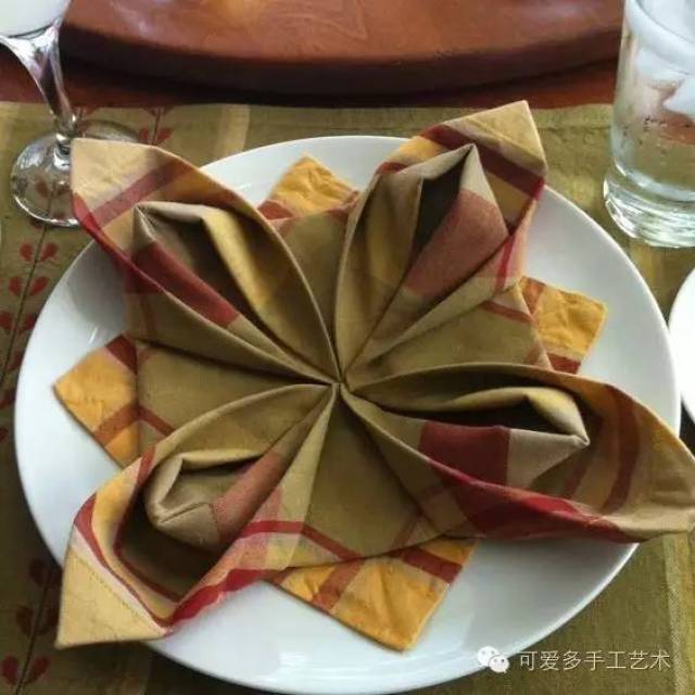 餐桌上美开了花,餐巾优雅别致的折叠法,学会了惊艳众人!(附20种教程)