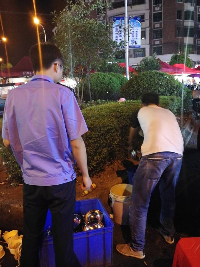 上溪:加强夜市监管 祛除扰民之根,点亮夏夜之彩