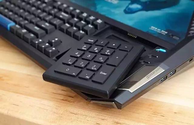 z开箱:全球首款曲屏笔记本,售价6万元,全球限量300台