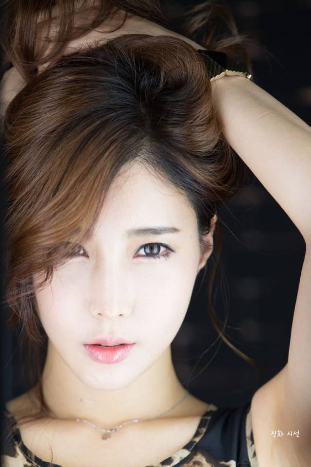 林敏英:性感天使-豹纹系列