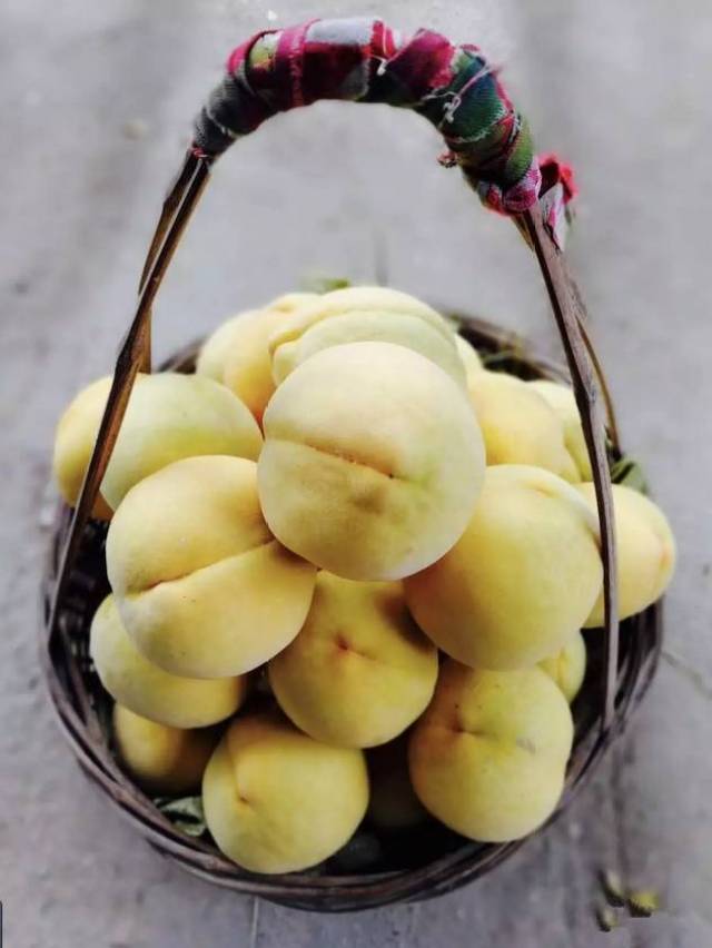 { 黄桃 }