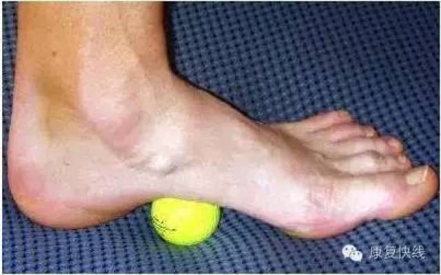 2坐位踝关节背伸练习,10-15次/组,做3-5组.