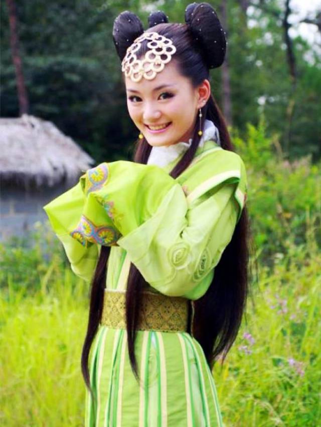 馨子当年饰演"萧晴",属于甜美可爱型,但长相不算出众,也因此被吐槽"最