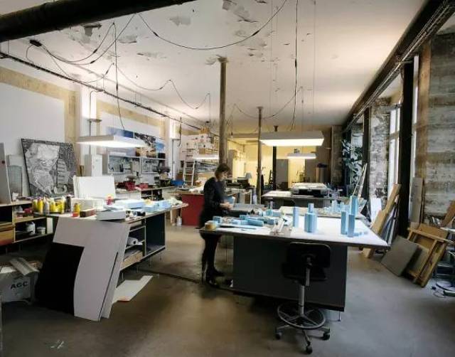 看看人家工作室的照片,建筑师到底忙不忙?