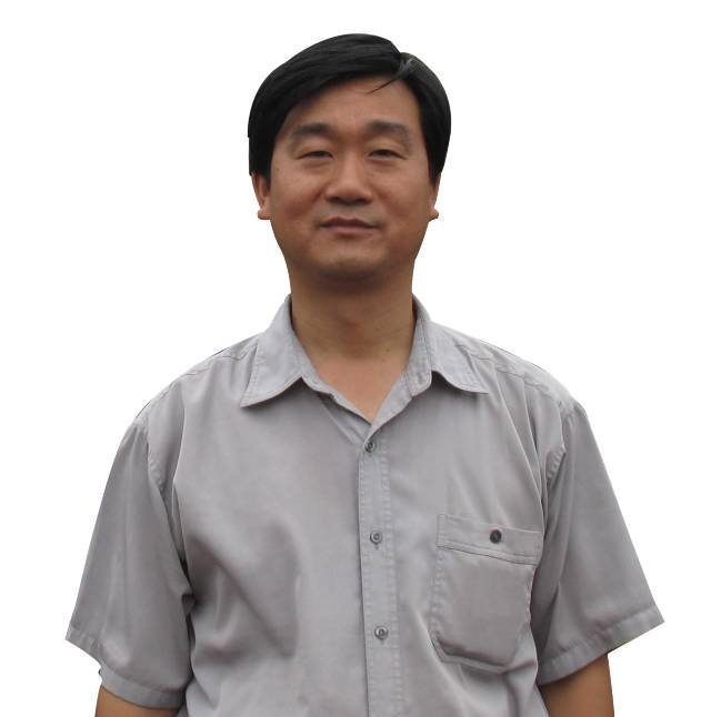 李四龙