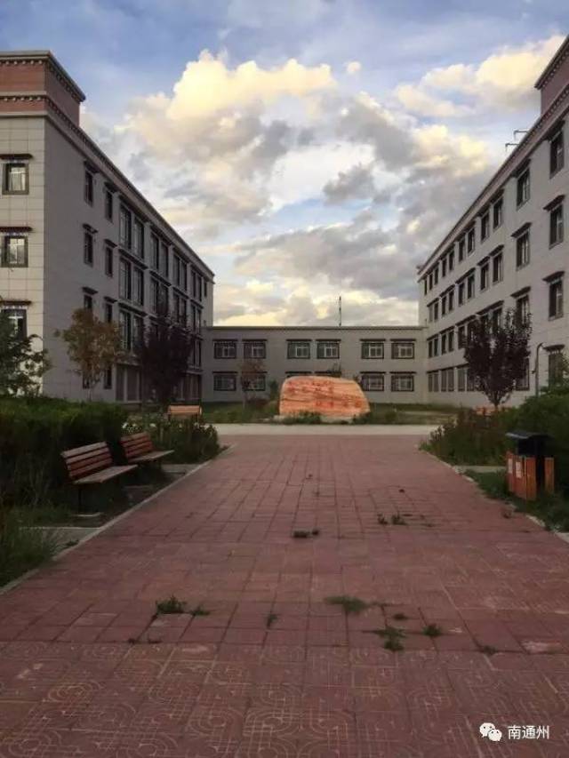 今年我区共有3位教师"组团"去拉萨江苏实验中学任教 前两位教师已先期