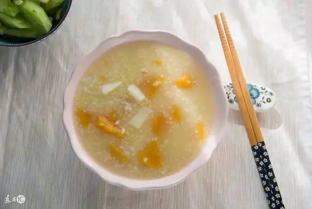 记住:喝粥用英语千万不要说drink porridge