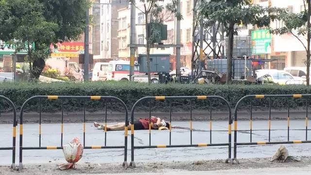 【杯具】阳江发生一起惨烈车祸,一妇女被爆头当场死亡!