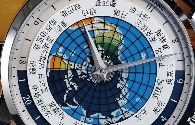 然后通过表冠调节时针和分针(通常与昼夜显示和24小时时区圆盘