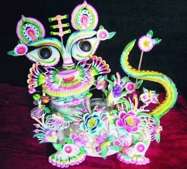 又有飞禽走兽,时令水果等,花色品种繁多,堪称艺术奇葩,运城花馍除了