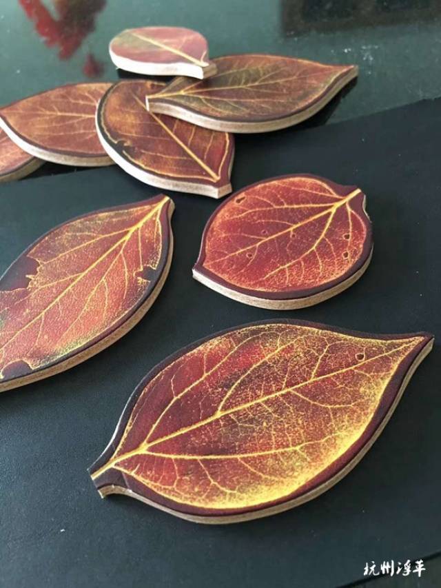 七夕节快到了,做一些皮雕树叶小挂件来送朋友