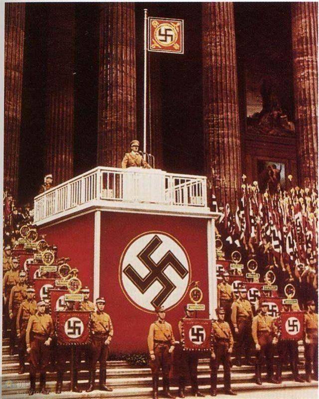 希特勒在二战中犯下的致命失误,坑惨全体德军士兵