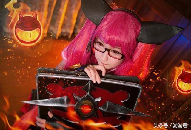 王者荣耀cosplay:安琪拉萝莉身御姐心,小乔甜美可爱妹子