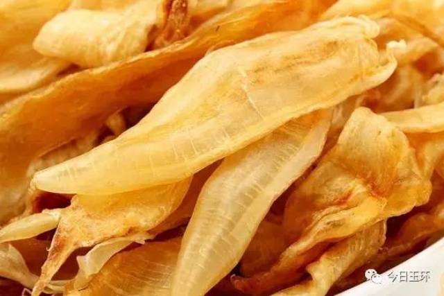 网络配图 据悉,鮸鱼胶与燕窝,鱼翅齐名,是"八珍"之一,素有"海洋人参"