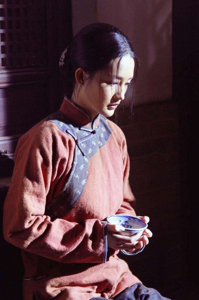 盘点周迅李沁郝好年代戏里的红衣造型 你最喜欢哪位