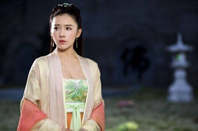 本剧中武则天由焦俊艳饰演,一代女帝.