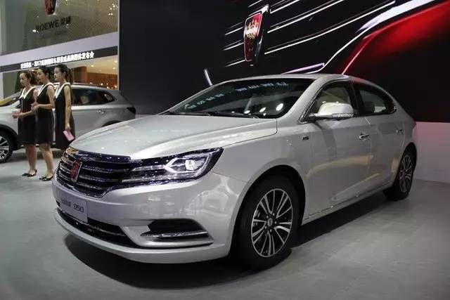 全新荣威e950 50t混动互联行政版(以下简称全新荣威e950),也没有缺席