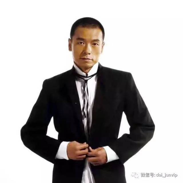 我演一个电脑黑客,全国的警察齐聚北京来逮我,最后我落在了王挺的手里