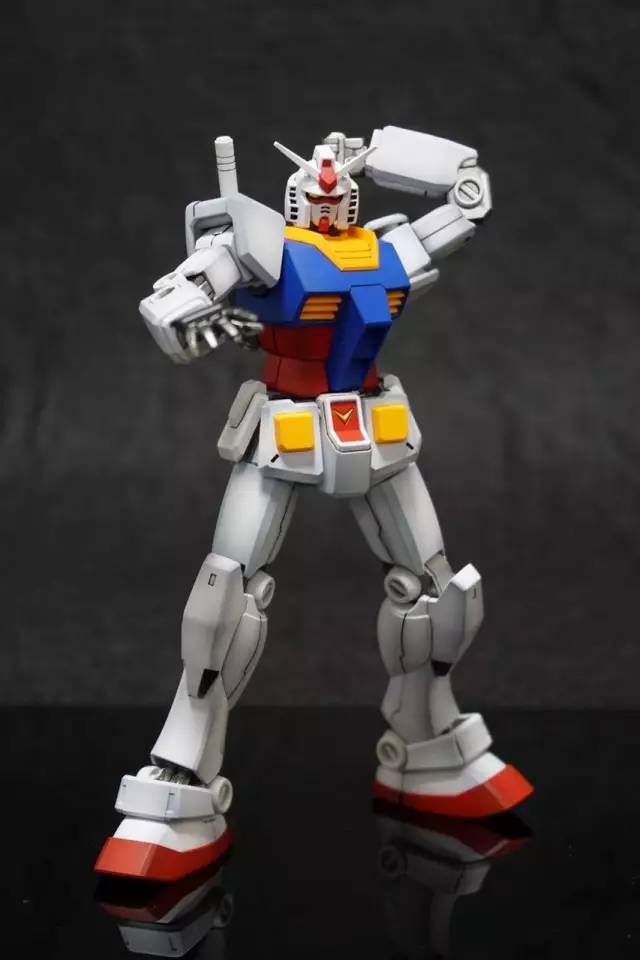 【模玩作品賞析】hg 1/144 新生 rx-78-2 元祖高達噴塗作