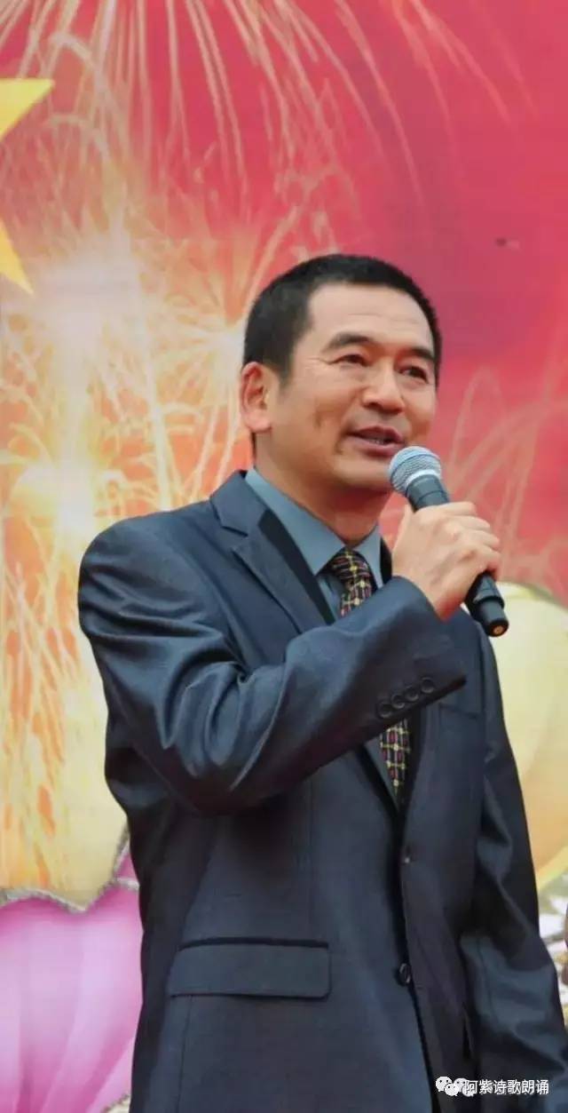 刘伟:云南资深播音员,节目主持人.