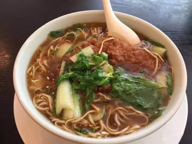 特色好面:羅漢面 麵館地址:回龍路229號 特色好面:炸醬麵 麵館地址