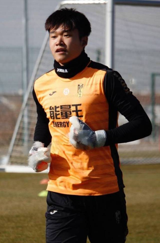 贴近球迷心 格拉纳达足球俱乐部落地中文频道