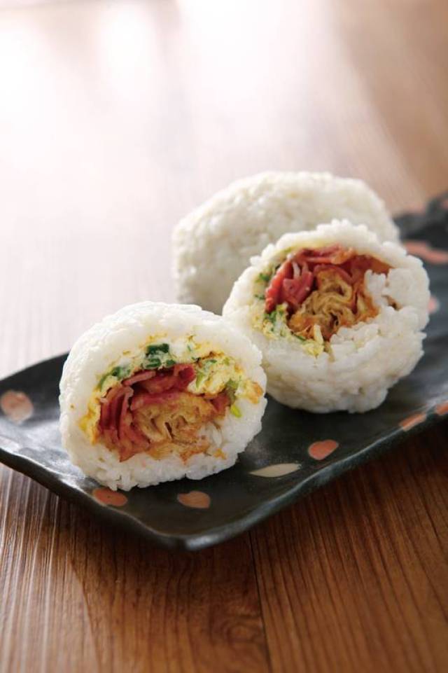 下厨| 只需要10分钟,就有美味的饭团当早餐