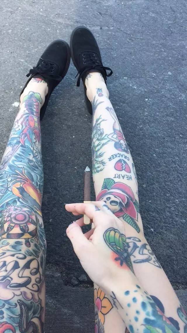 性感而又霸气的大花腿纹身!