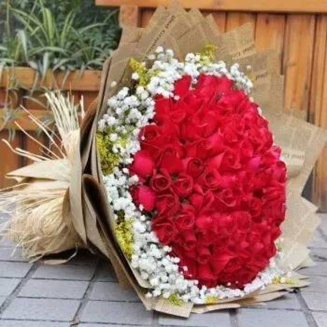 看这里送你99朵真爱鲜玫瑰!