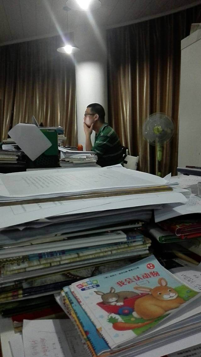 书展前两周,平哥通宵加班做书目.