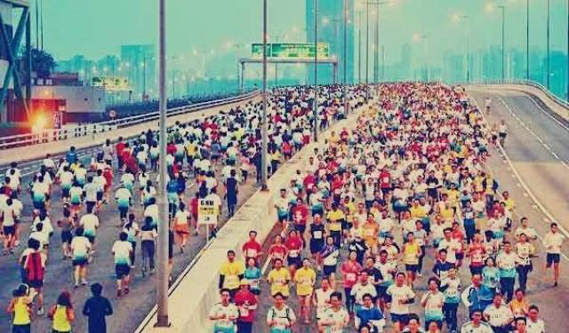 挑战最虐赛道|2018年渣打香港马拉松 最后少