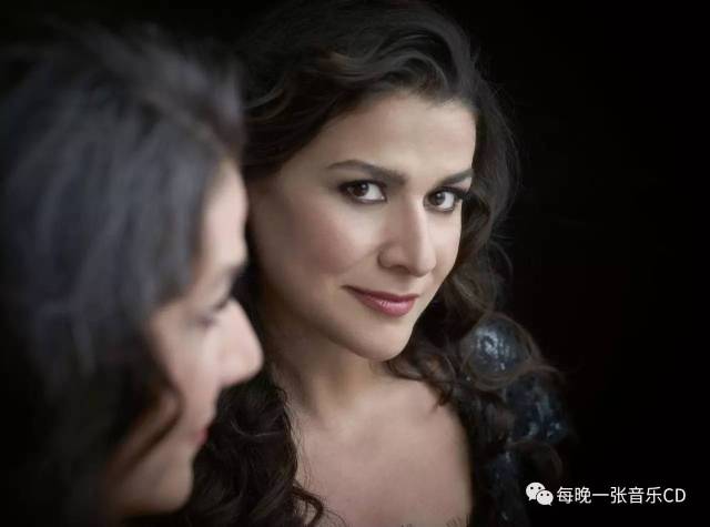 成功因素解读丨歌唱家巴托莉何以成为世界级女中音?