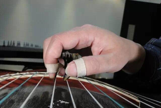 弹古筝，你的手型规范吗?36张图为你展示基本手型要求!