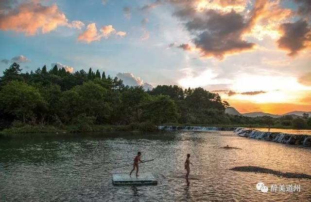 裸泳是孩子们的天性,更是所有男人们的向往!
