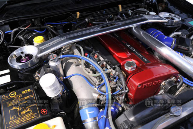 破解头文字d伪定律 聚会上解读bnr34