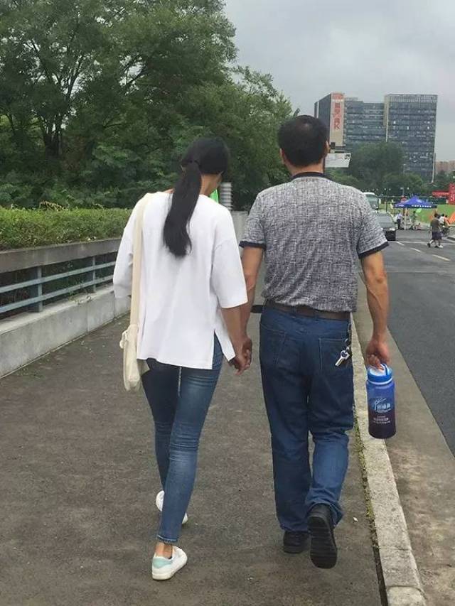 带着儿子谈恋爱txt