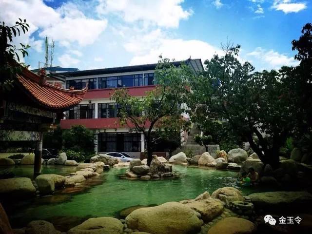 玉桐温泉酒店 推荐指数:★★★★★ 价格区间:200--360元/天 推荐理由
