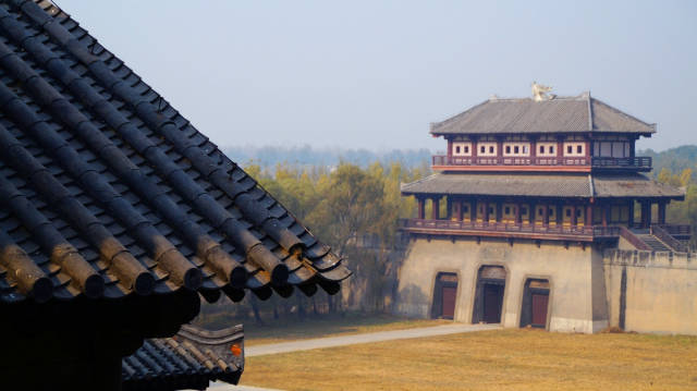 三国演义》而建的影城,曾经红极一时,24年后关闭