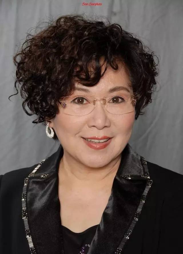 李司棋▼但偏偏身世坎坷没有"公主命".